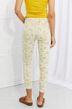 Load image into Gallery viewer, Judy Blue Full Size Golden Meadow Floral Skinny Jeans
